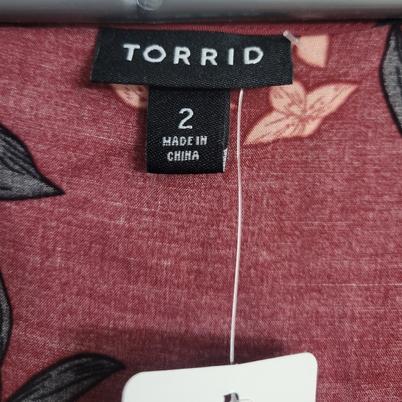 Torrid Red Floral Challis Babydoll Hi-Lo Tank Top - Picture 5 of 9